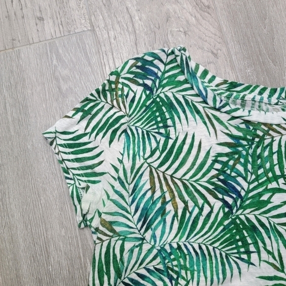 2/$20 LOFT Linen Short Sleeve Palm Shirt XS - Picture 2 of 8